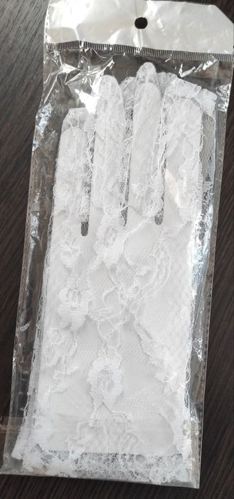 Кружевные перчатки