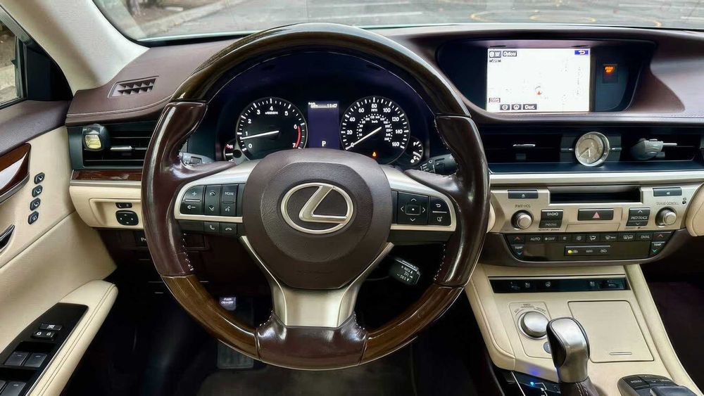 Lexus ES 350      2016