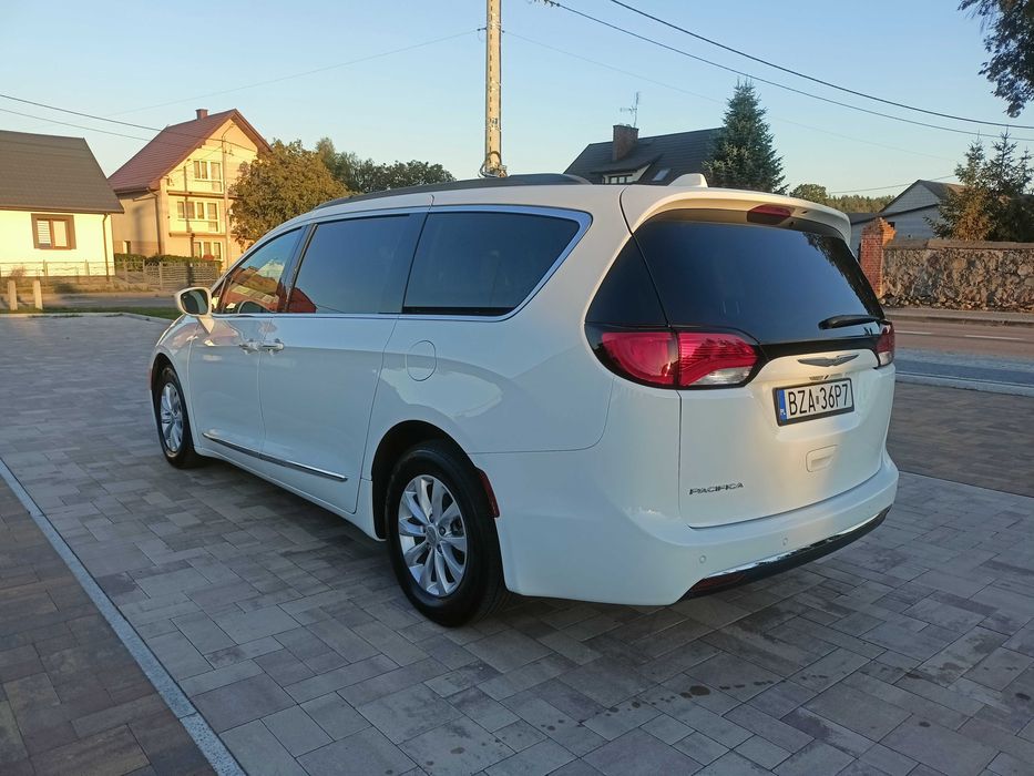 Chrysler Pacifica 8 Osobowa