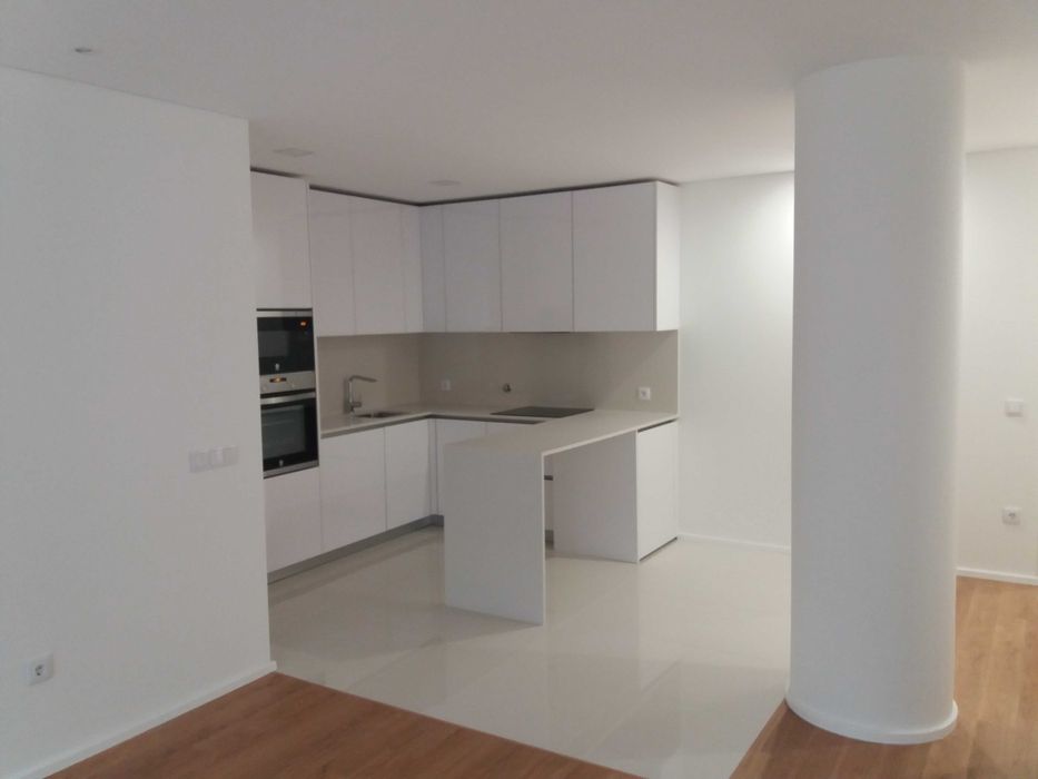Arrenda-se Apartamento T2 no Edifício Alto da Vila