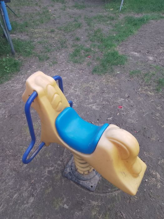 Koń ogrodowy na sprężynie