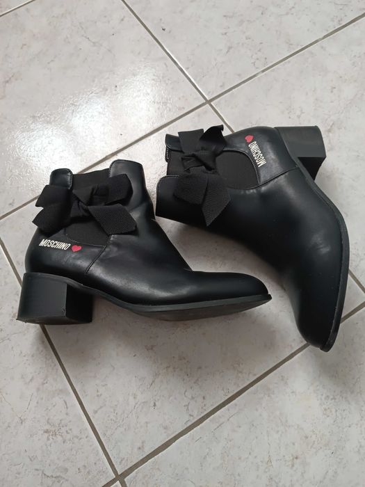 Botas pretas tipo texana tamanho 37