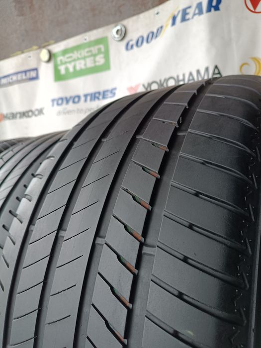 Літні шини 305/40 R20  Bridgestone Alenza 001(RFT)	2020рік