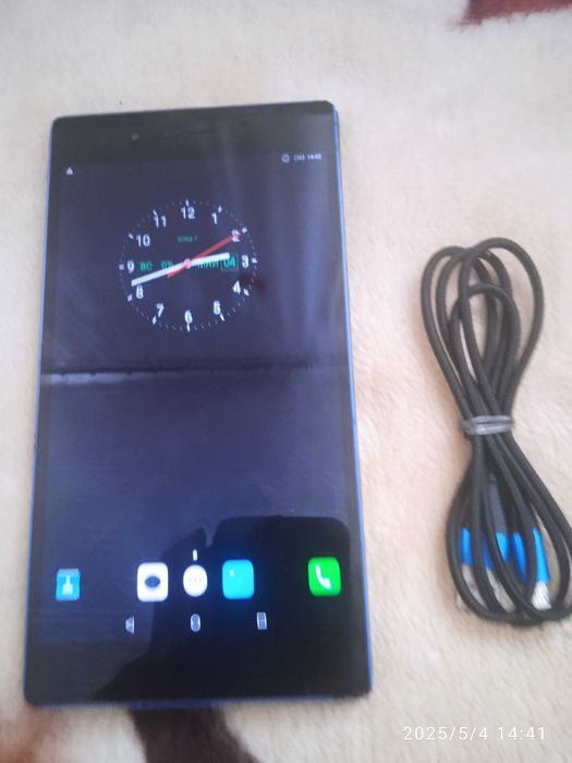 Планшет-телефон Lenovo TB3-730X