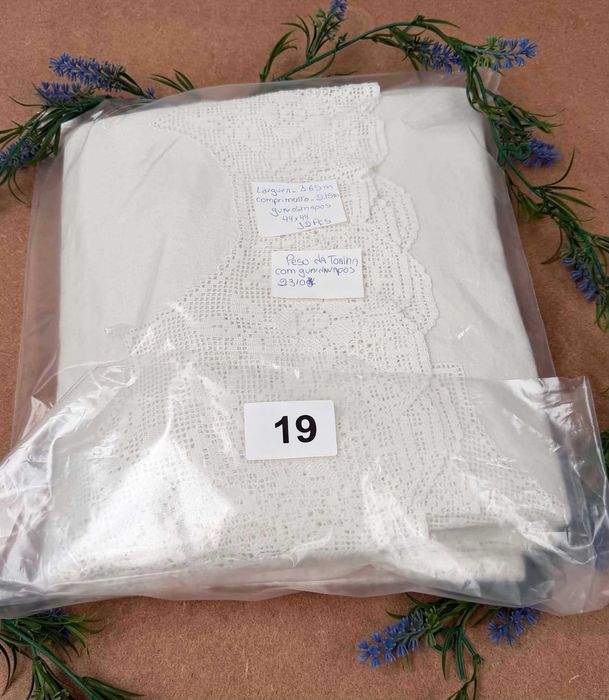 Toalha de Linho Antigo com Renda de Crochê + 12 Guardanapos