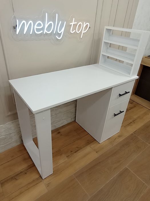 Стіл для манікюру,манікюрний столик Новий