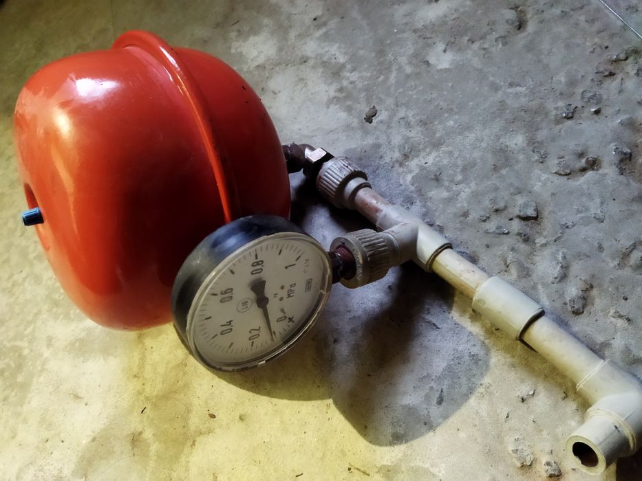 Бак для системи опалення (розширительний бак)