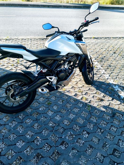 Honda CB125R Branco Pérola
