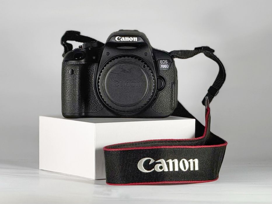 Canon EOS 700D body