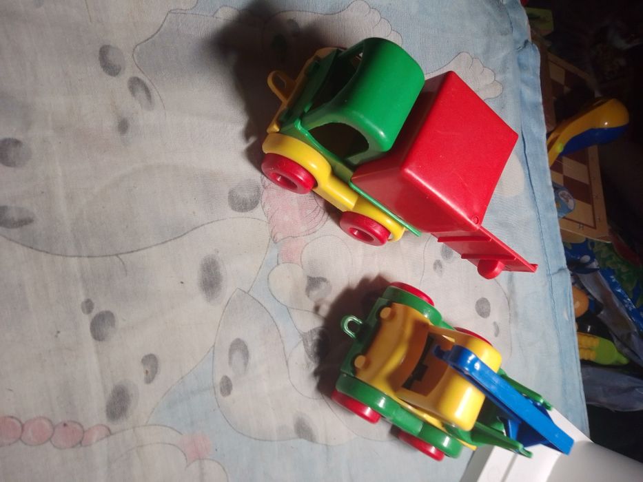 Игрушки разные       .