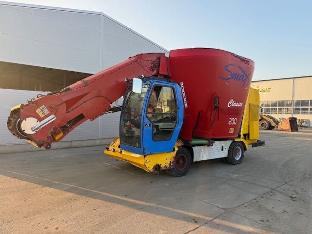 2011 S MAX CLASSIC 200 W 4x2 Feed Wagon paszowóz