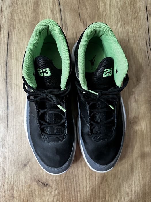 Nike jordam max aura 3