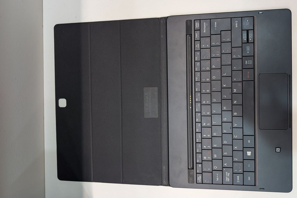 Планшет Samsung Galaxy TabPro S Windows