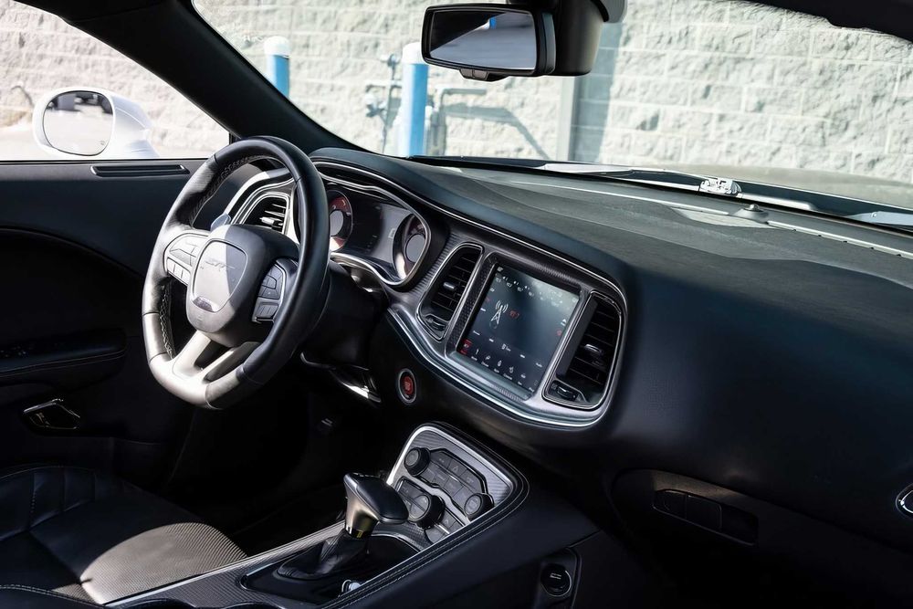 Dodge Challenger      2019