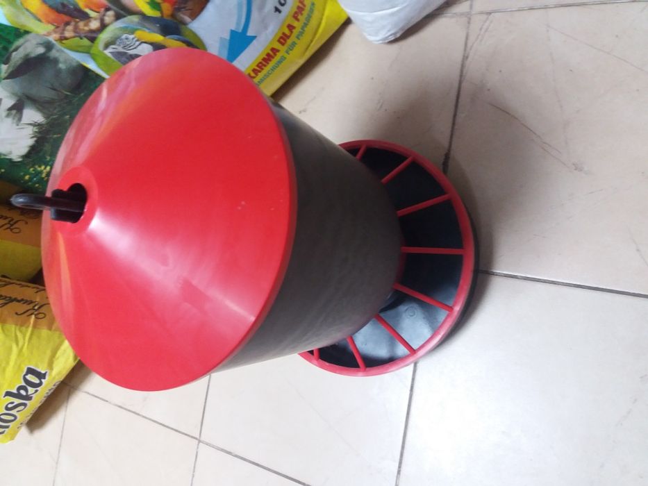 Karmnik zasypowy 10kg. dla kur, pawi, kaczek, gołębi.