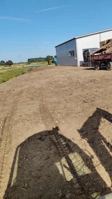 Usługi minikoparka 3 tony oraz wywrotką 3.5 tony i koparką 12 ton