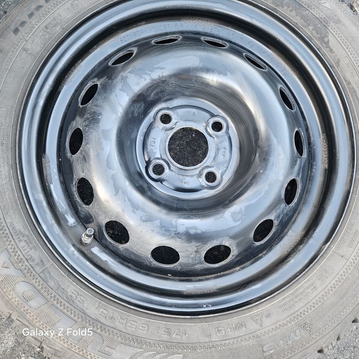 Koła zimowe 175/65/15 Toyota Yaris 4x100 TPMS bieżnik 8mm-7mm 20rok
