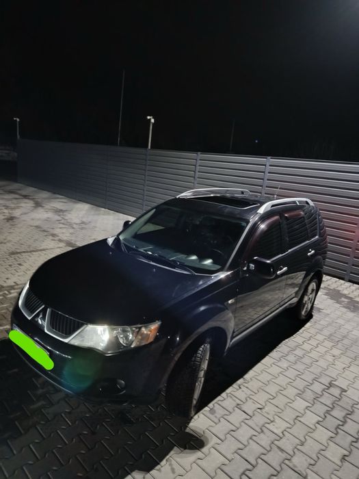 Продам автомобіль Mitsubishi Outlander XL
