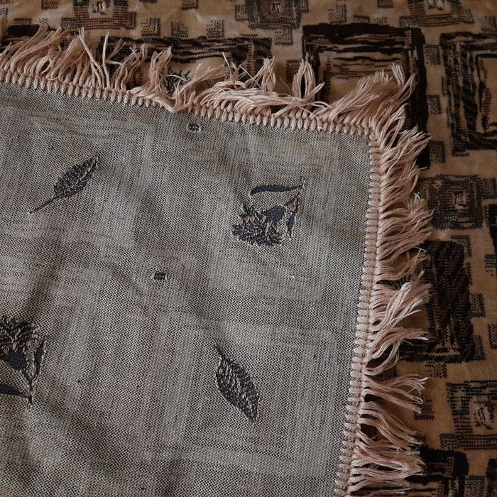 Покрывала б/у на диван и на два кресла