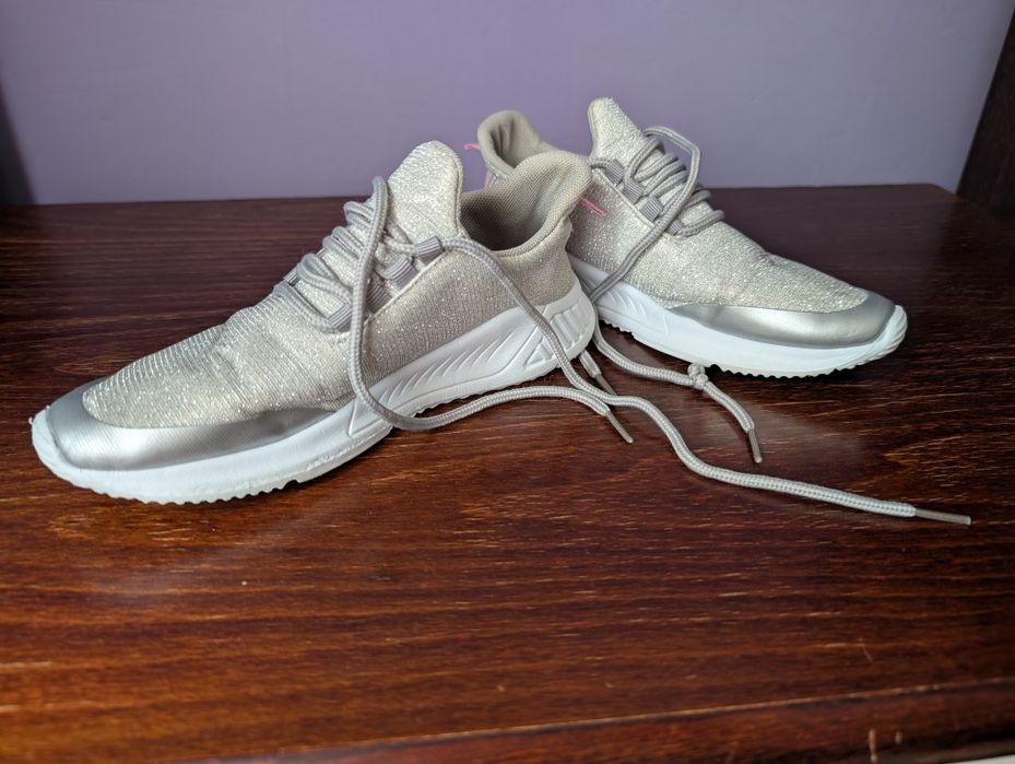 Lekkie adidaski dziewczęce roz. 33