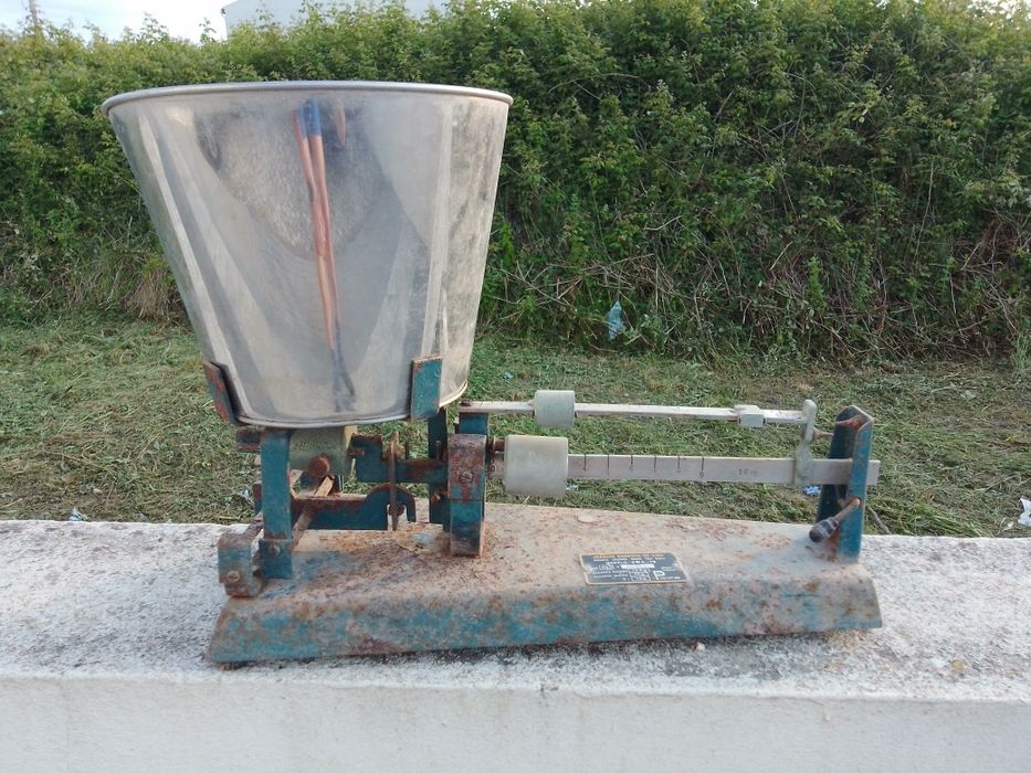 Balança antiga para restauro
