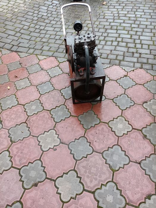 Продам компресор ЗІЛ 130.