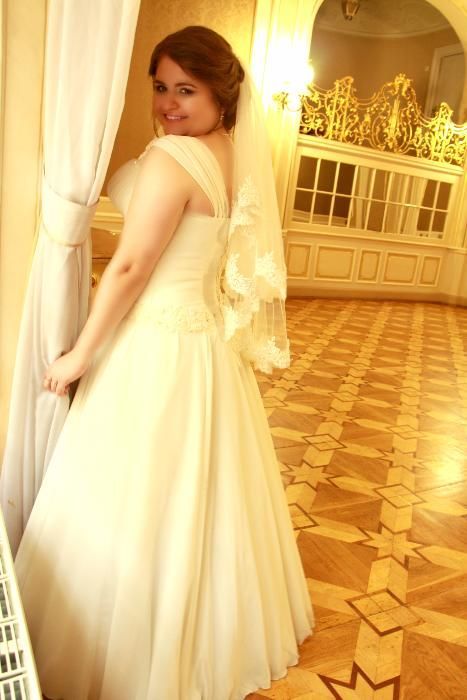 Продаю весільне плаття.