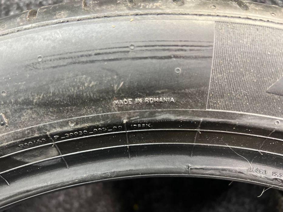 Pirelli 245/45R19 P Zero