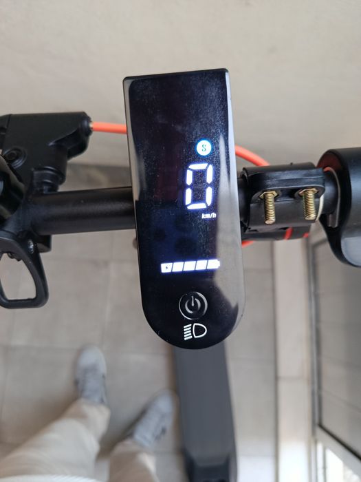 Vendo ou troco trotinete Xiaomi 4 Lite 2ªGeração

Comprada no Auchan a