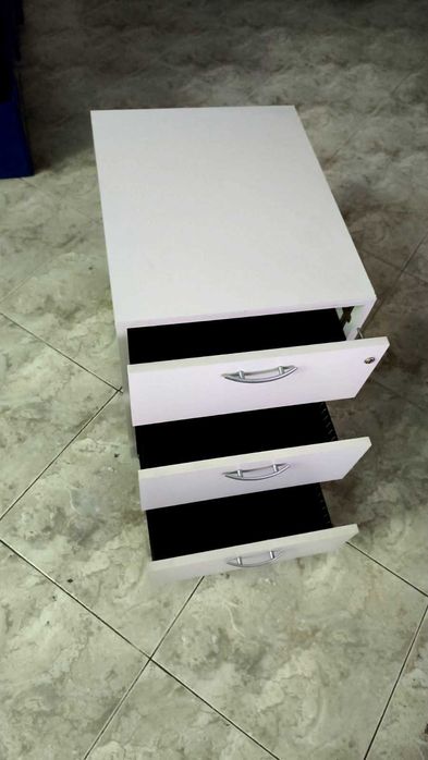 Comoda de escritorio