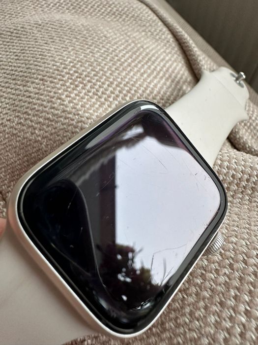 Apple Watch SE 2 generacji 44mm