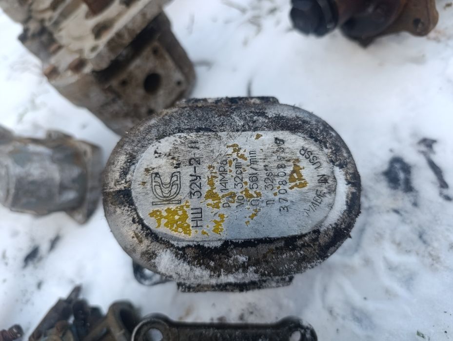 Продаю насосы инша 7 штук цена 2000