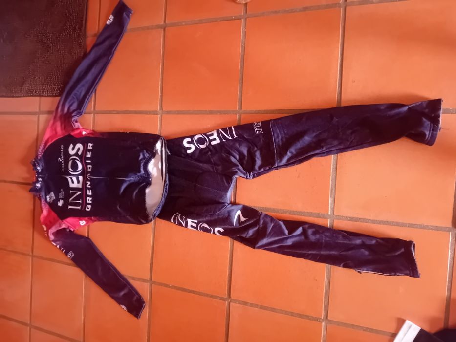 Vendo roupa de ciclismo