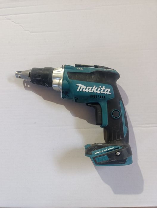 Wkrętarka Makita dfs250