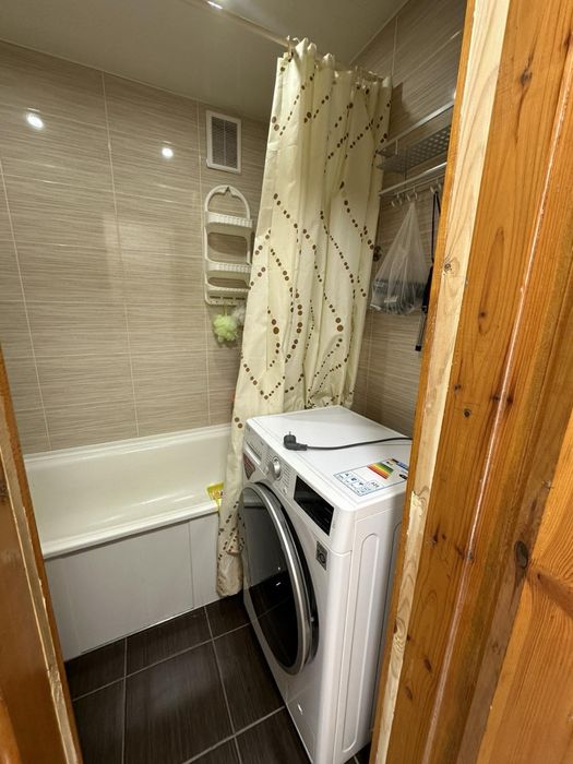 ВІЛЬНА‼️Подобово двокімнатна центр перший поверх