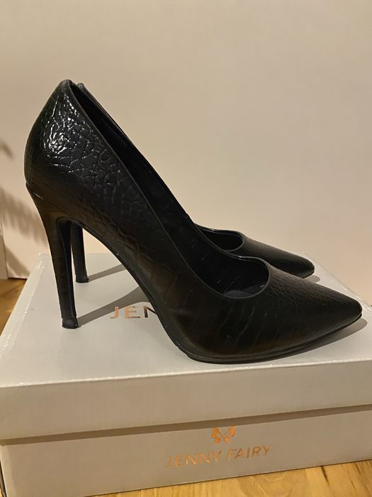 Czarne wizytowe szpilki