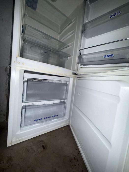 Lodówka Whirlpool 160cm