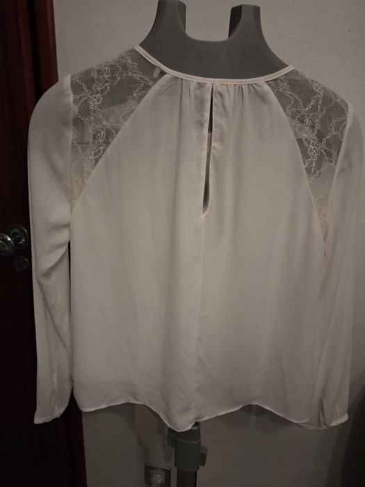 Camisola aceitina com renda da Bershka - Tamanho M