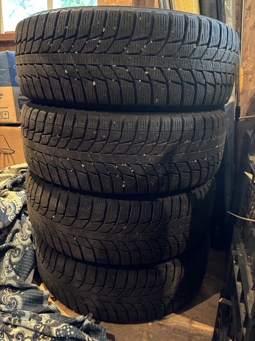 Зимова гума 225/60/17