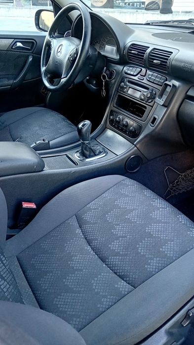 Mercedes-Benz C 220 — fotografia 4