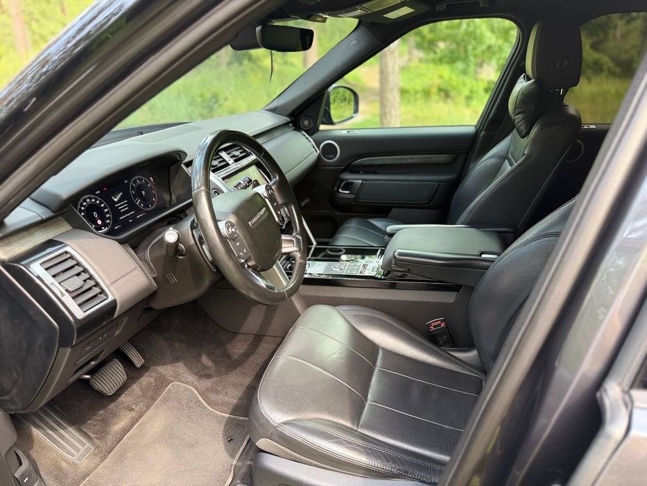 Land Rover Discovery 5