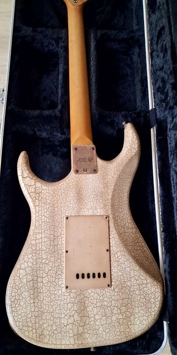 AXL Stratocaster, EMG designed pikups