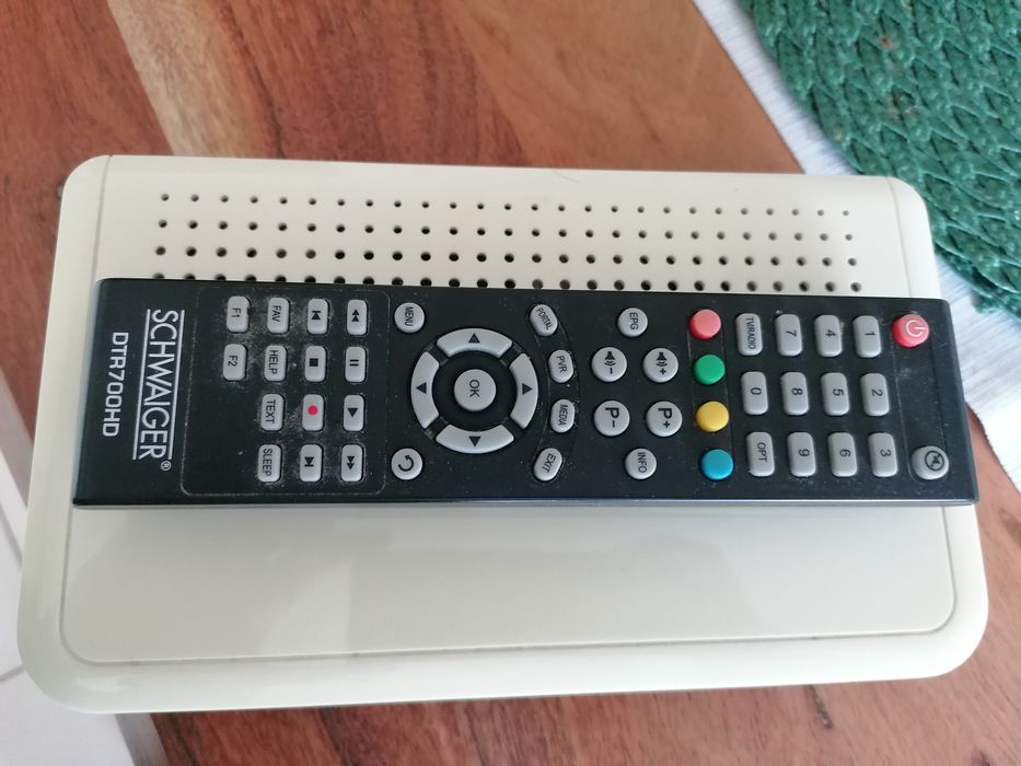 Telewizor Philips, dekoder SchwaigerDVB-T2 HD