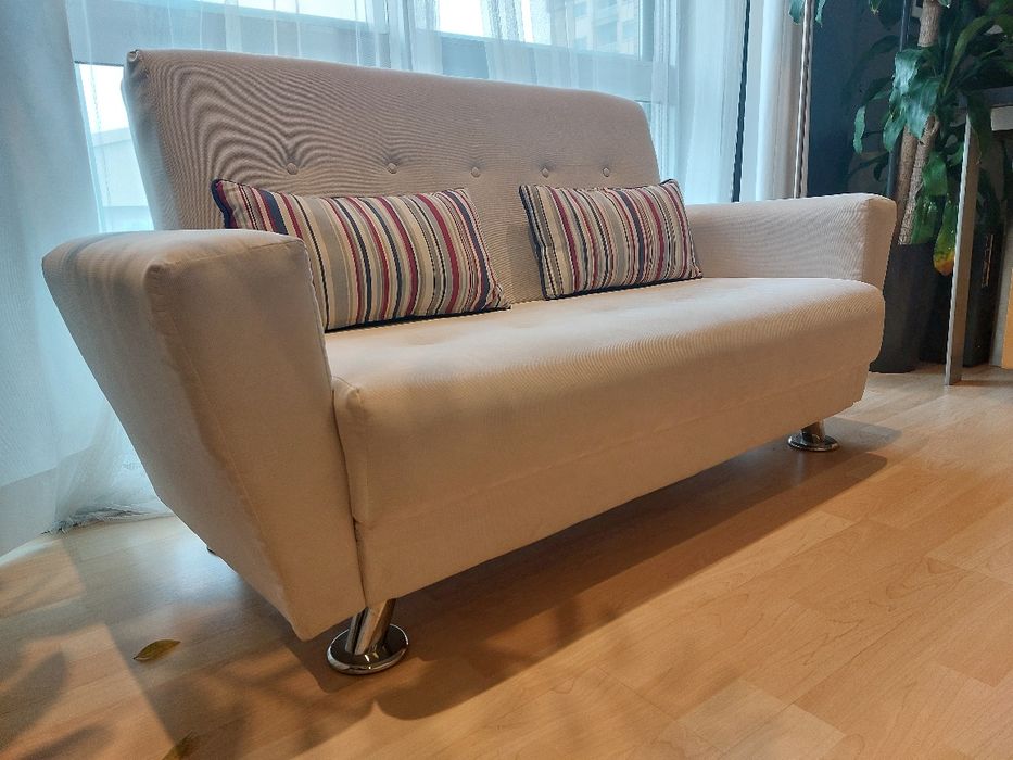 Sofa branco em tecido