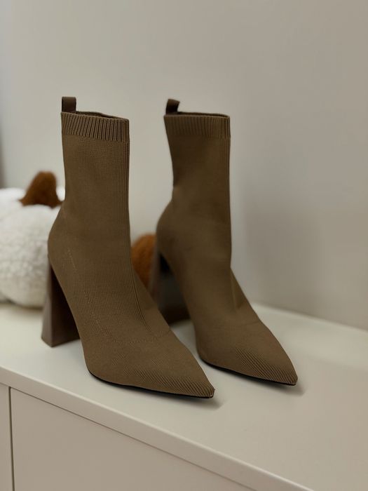 Трендові ботильйони Zara