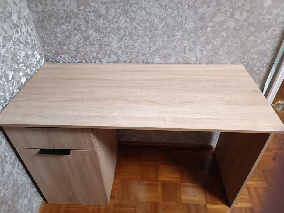 Продам письмовий стіл