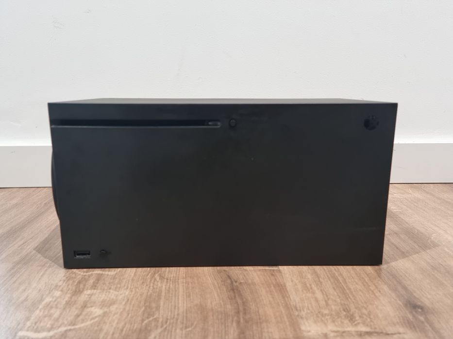 Xbox series X - 2TB - Sem comando - Com cabo HDMI