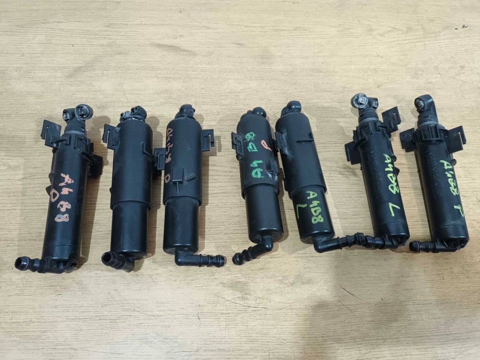 Spryskiwacz lampy reflektora xenon AUDI A4 B8 przed lift prawy lewy