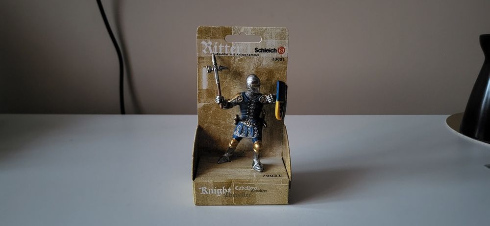Schleich rycerz z wojennym toporem figurka model wycofany
