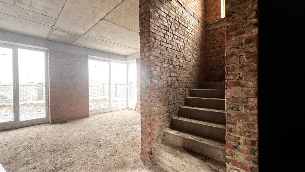 Продається котедж на Щасливому